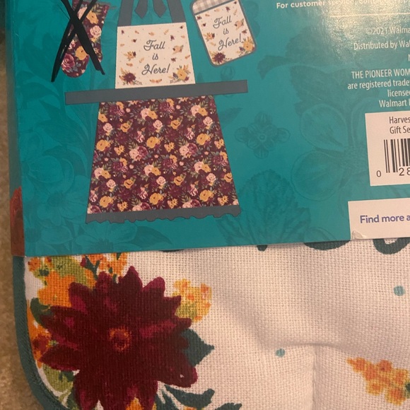 The Pioneer Woman Floral Kitchen Apron Fall Set Ruffles - Picture 4 of 4